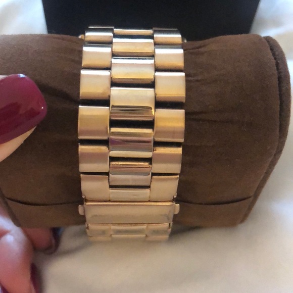 Michael Kors Gold Watch - Picture 4 of 8